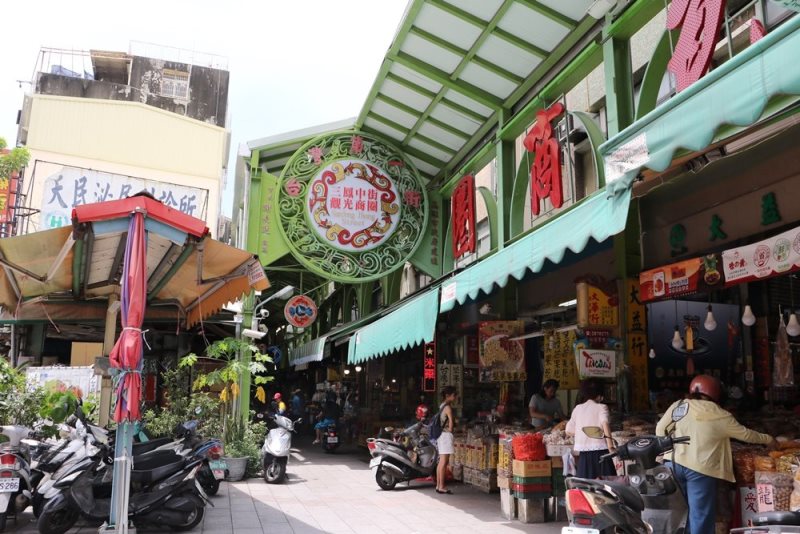 建國路旁近高雄車站大坪數店面