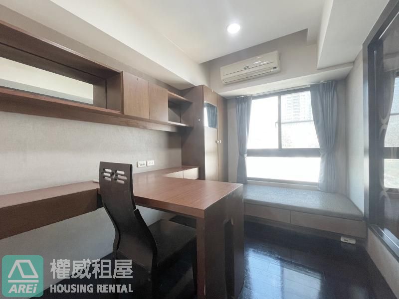 美術館陽光藝花園精品4房平車