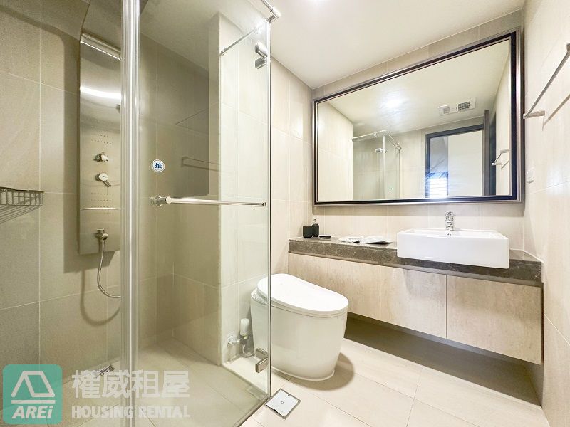 楠梓天鵝堡全新1+1房空屋平車可租補