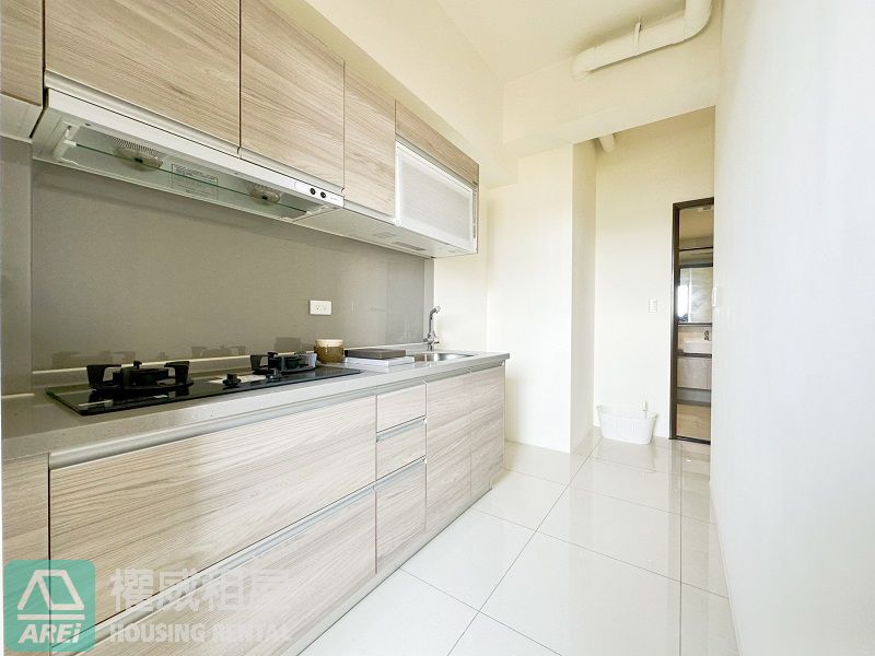 楠梓天鵝堡全新1+1房空屋平車可租補