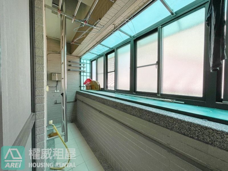 美術館正青海商圈店面(全棟出租)