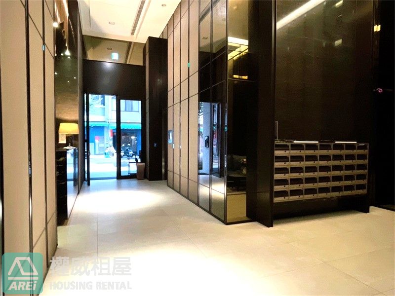 漢神百貨灣見築海景全新設計宅2+1房車位