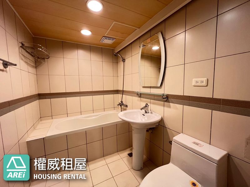 陽台進出可以看海的家左營鉑金海岸景觀3房平車