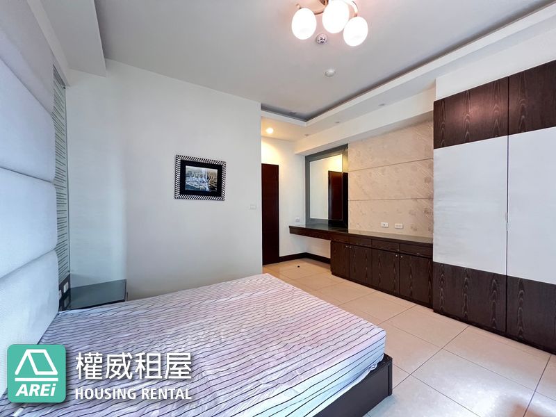 陽台進出可以看海的家左營鉑金海岸景觀3房平車