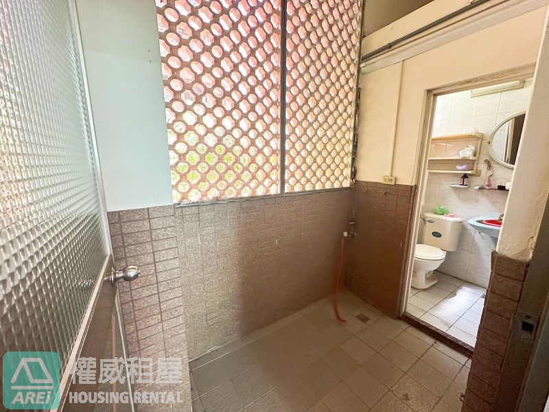 楠梓土庫家樂福隔壁｜1樓樓店店面｜常德