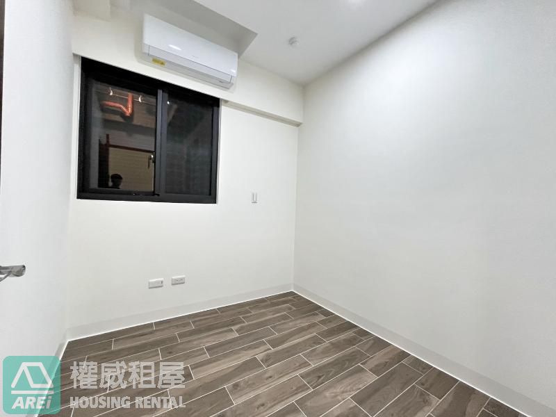 近巨蛋高潭市全新未住清新空屋3房平車可租補