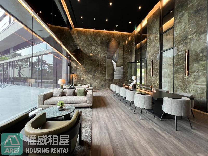 蓮池潭太普美術海完美海景3+1房平車