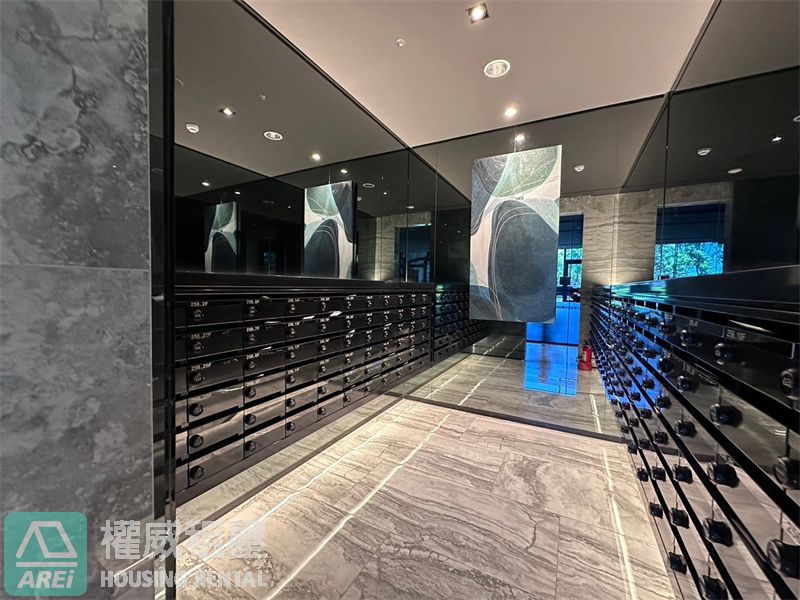 蓮池潭太普美術海完美海景3+1房平車