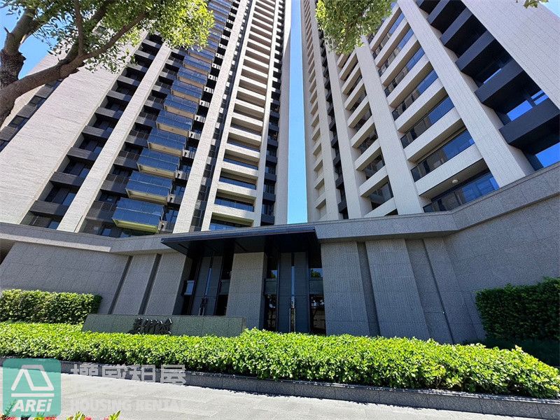 蓮池潭太普美術海完美海景3+1房平車