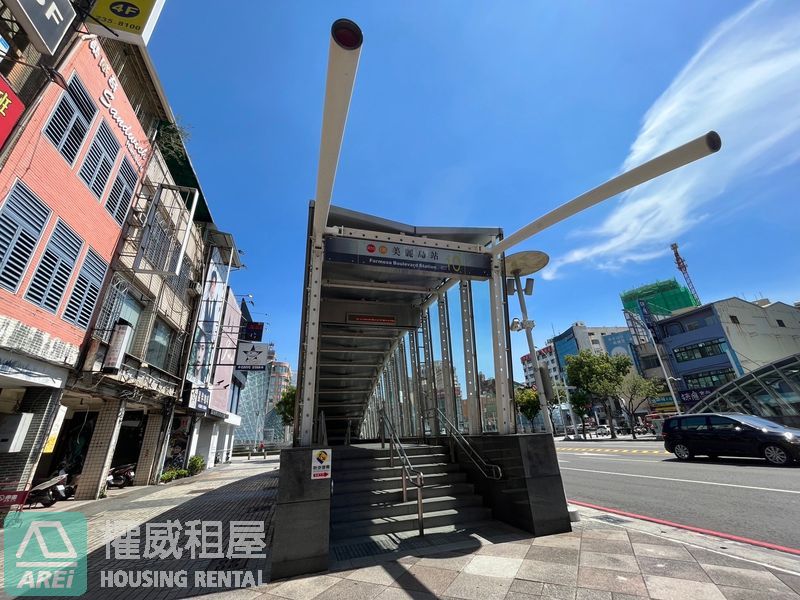 六合中山路美麗島捷運出口透店