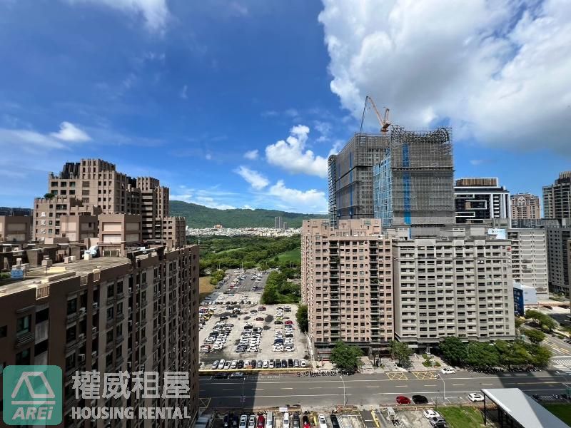 輕軌C21美術館美廳苑質感裝潢3房2衛車位