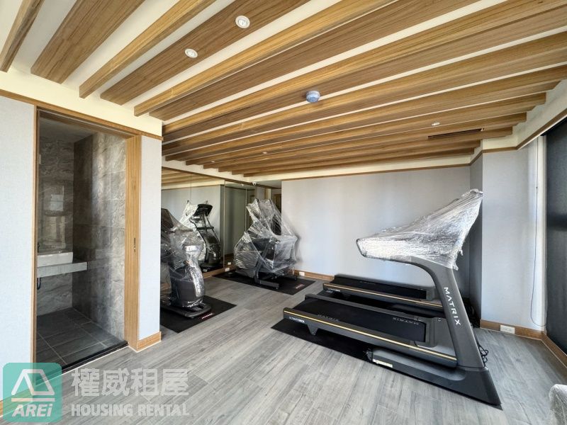 御金特區微美居|高樓美景全新出租2房平車