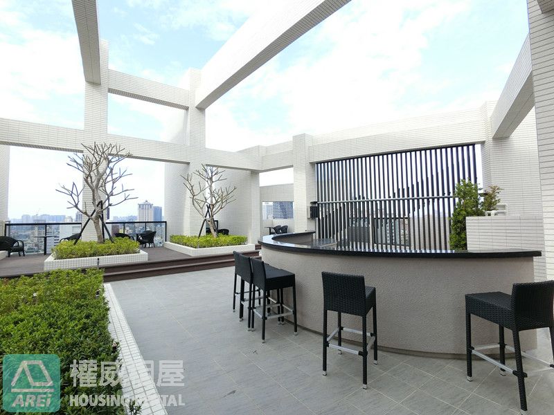 O4前金站 | 郡都CITY | 浪漫2房 | 到站就到家