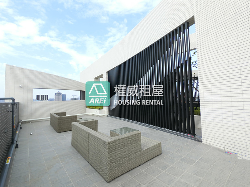 O4前金站 | 郡都CITY | 浪漫2房 | 到站就到家