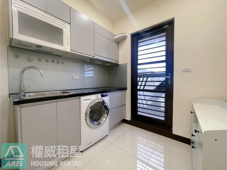 仁武微笑世界典雅2房平車可寵