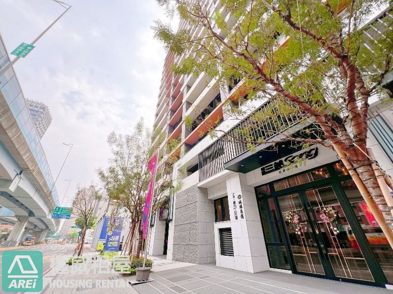 高鐵MRT城揚三越song現代舒適3房2衛平車