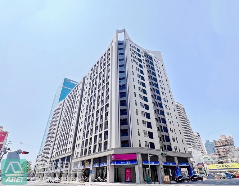 繽海正三多路上吸金4米寬店面