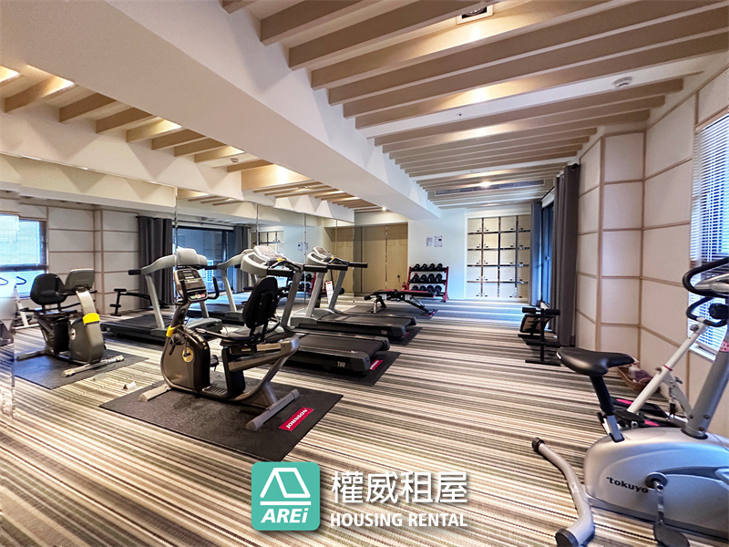 三多商圈首席尊爵・星海灣泳池豪邸｜正四房雙車位