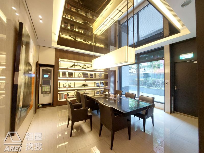 近三多商圈、文化中心生活圈 | 二聖公園、中正高工 | 國泰Double A  高樓層大無限景觀4房平車