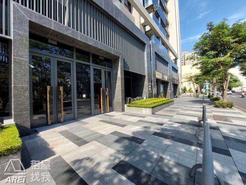 近三多商圈、文化中心生活圈 | 二聖公園、中正高工 | 國泰Double A  高樓層大無限景觀4房平車