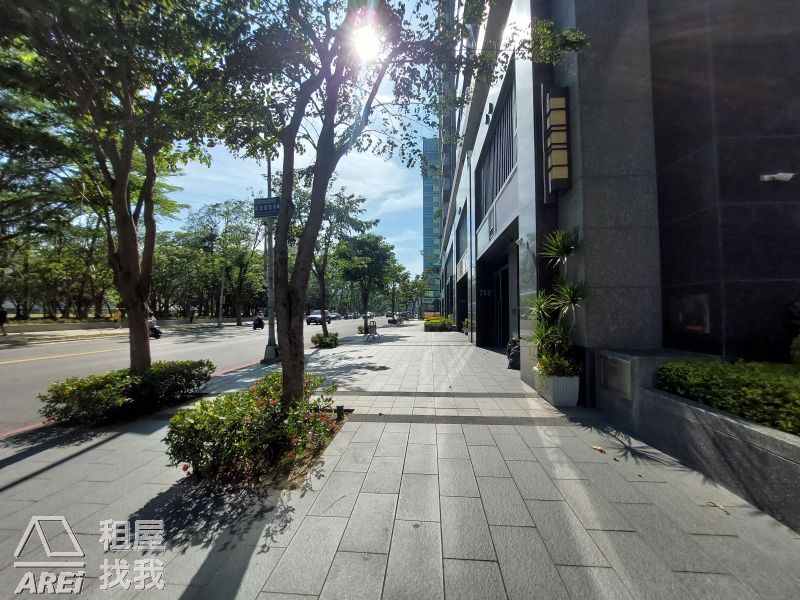 近三多商圈、文化中心生活圈 | 二聖公園、中正高工 | 國泰Double A  高樓層大無限景觀4房平車