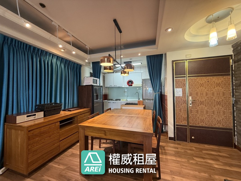 高樓層景觀三房｜摩天高雄｜近捷運三多站｜外商最愛｜可公司可租補
