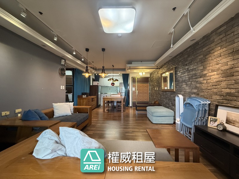 高樓層景觀三房｜摩天高雄｜近捷運三多站｜外商最愛｜可公司可租補