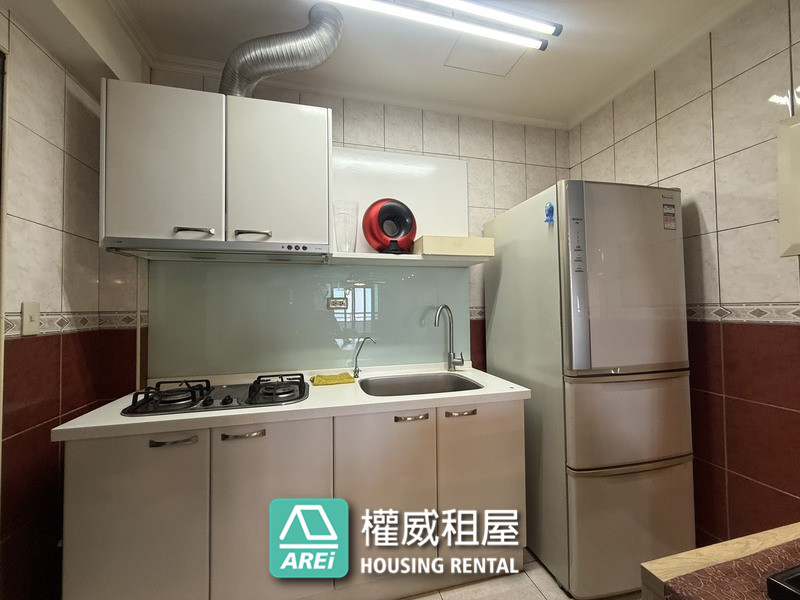 高樓層景觀三房｜摩天高雄｜近捷運三多站｜外商最愛｜可公司可租補