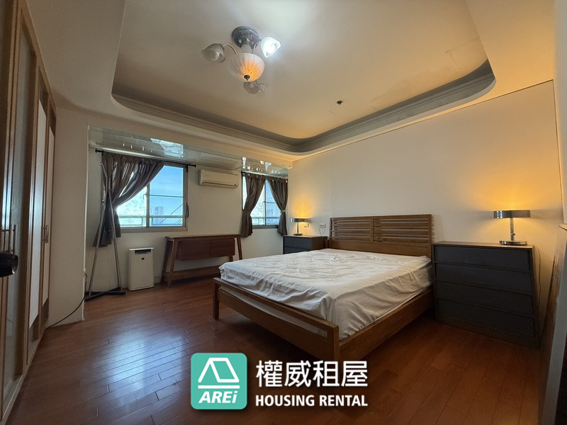 高樓層景觀三房｜摩天高雄｜近捷運三多站｜外商最愛｜可公司可租補
