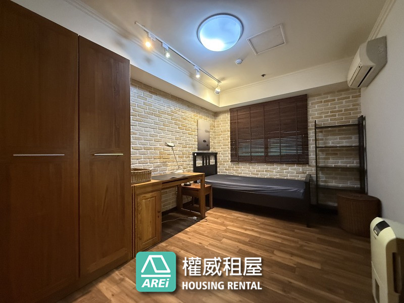 高樓層景觀三房｜摩天高雄｜近捷運三多站｜外商最愛｜可公司可租補