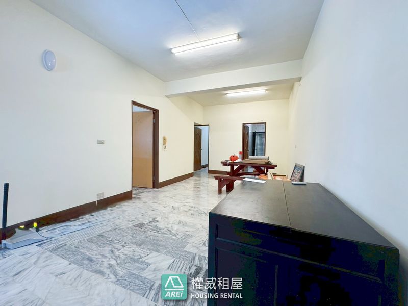 文化中心 | 輕軌 | 四維二路 | 三房公寓