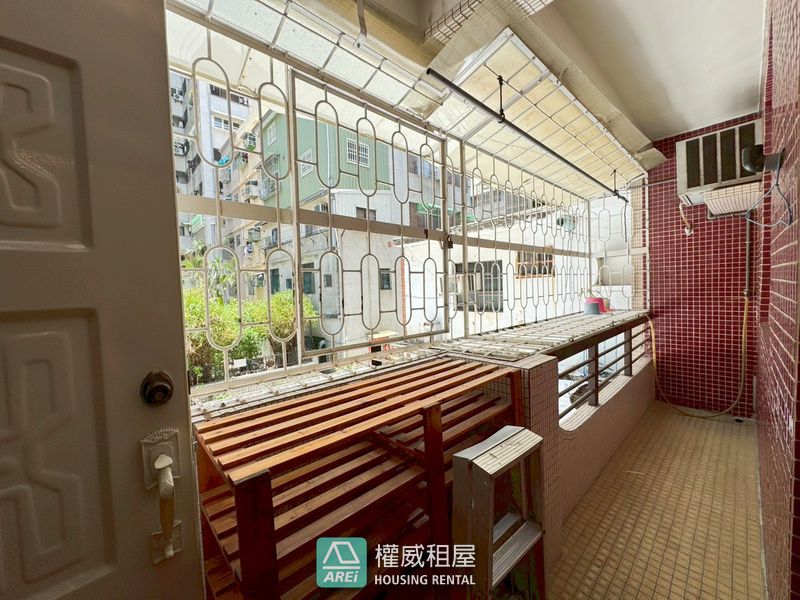 文化中心 | 輕軌 | 四維二路 | 三房公寓