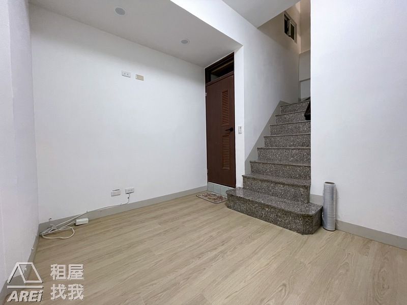 左營高鐵溫馨日式宅透天可停雙車