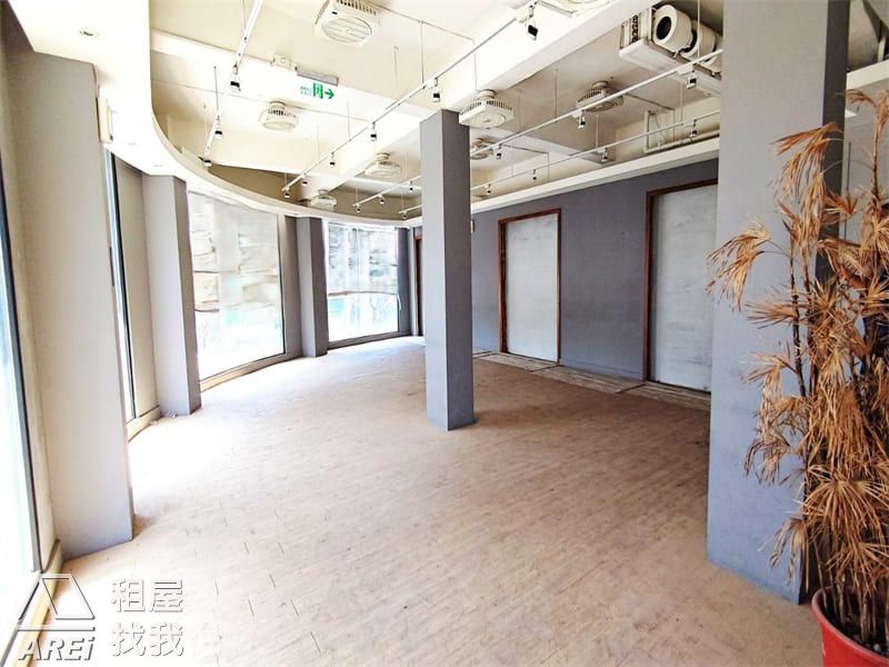 苓雅中正三角窗黃金透天店面｜O8捷運出口黃金角地