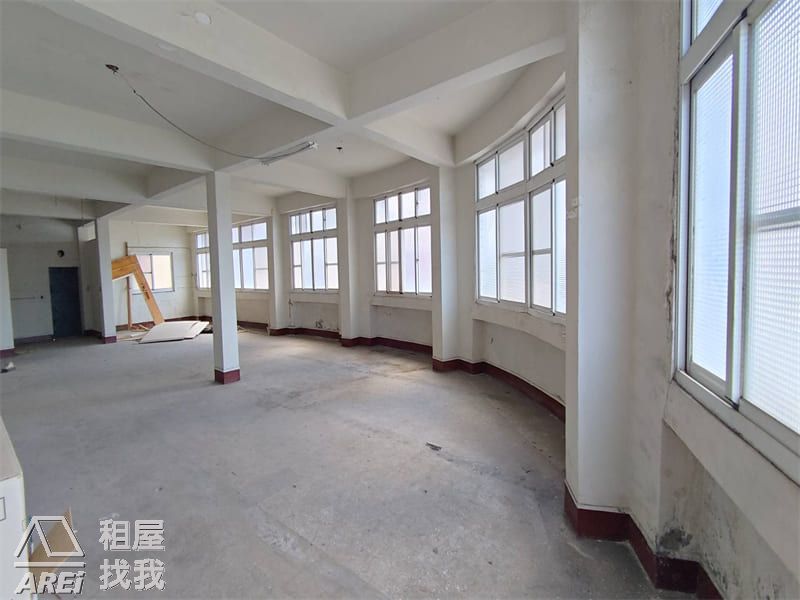 苓雅中正三角窗黃金透天店面｜O8捷運出口黃金角地