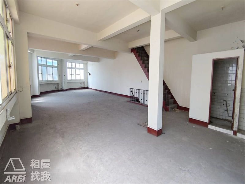 苓雅中正三角窗黃金透天店面｜O8捷運出口黃金角地