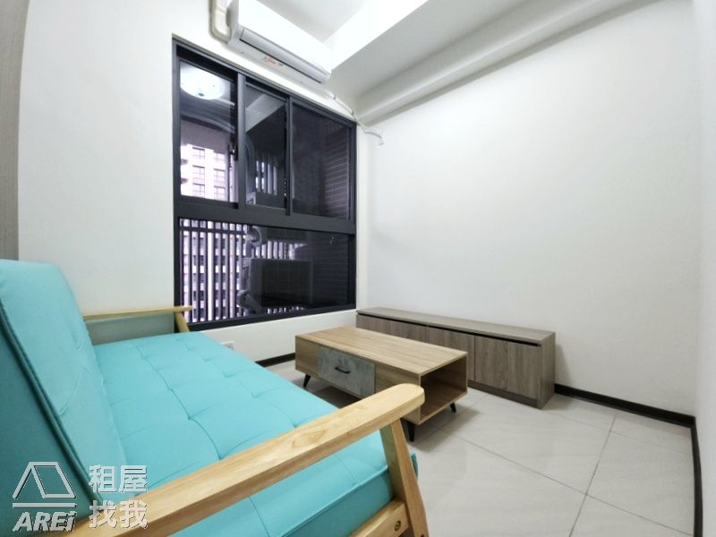 高雄小天母∣河堤世界首租簡約二房