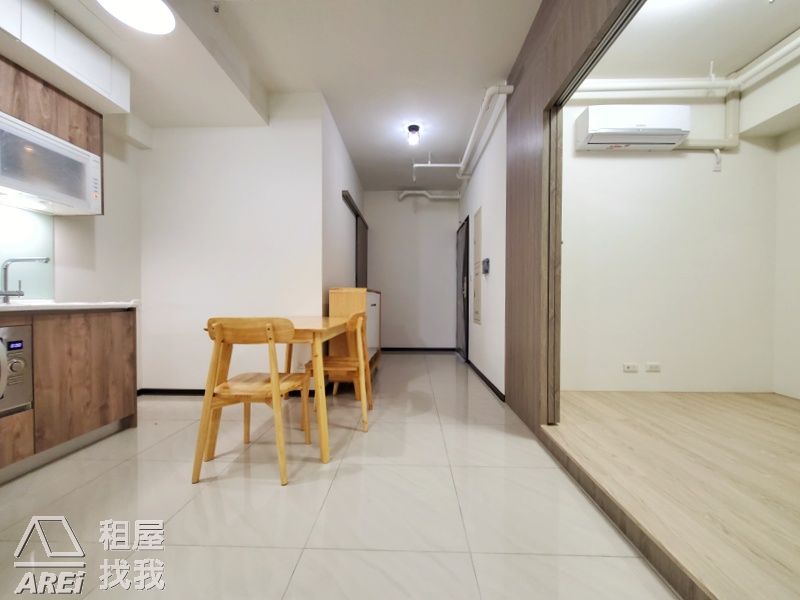 高雄小天母∣河堤世界首租簡約二房