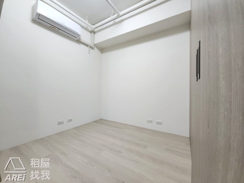 高雄小天母∣河堤世界首租簡約二房