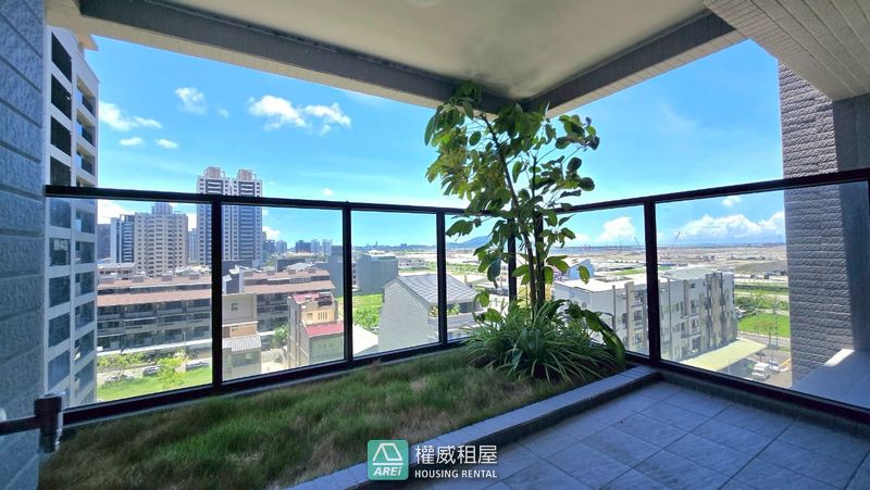 高大特區∣大客廳∣三房平車∣蔚藍海19