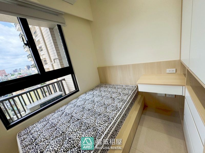 鳳山｜大東捷運火車站｜2+1房2衛｜微笑城堡全新未住可租補