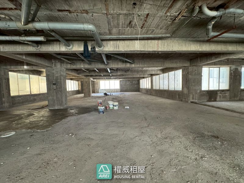 鹽埕商辦∣餐廳∣倉庫辦公室∣洗腎中心∣日照中心近四百坪