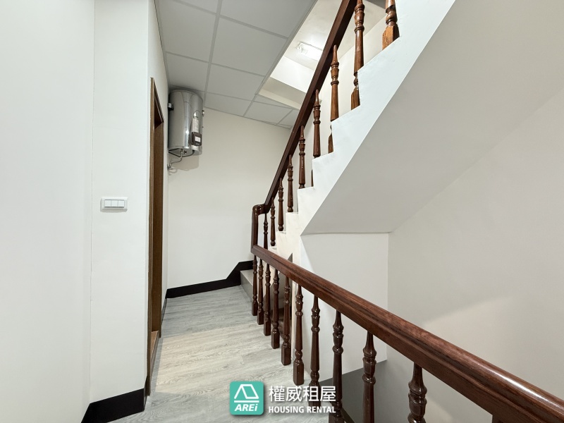 建工商圈｜近高醫｜翻新電梯透天1、2樓出租