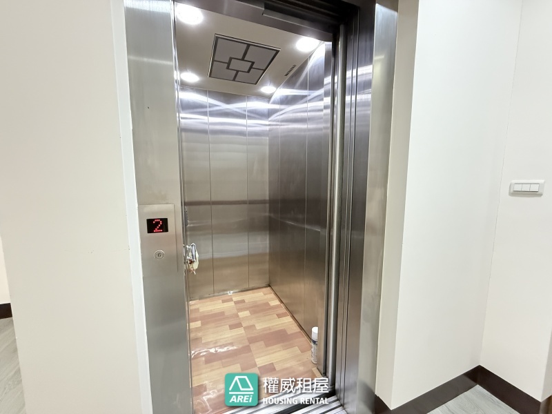 建工商圈｜近高醫｜翻新電梯透天1、2樓出租