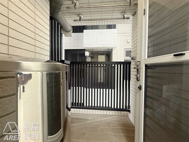 籬子內輕軌璟HOLA全新未住三房車位可租補