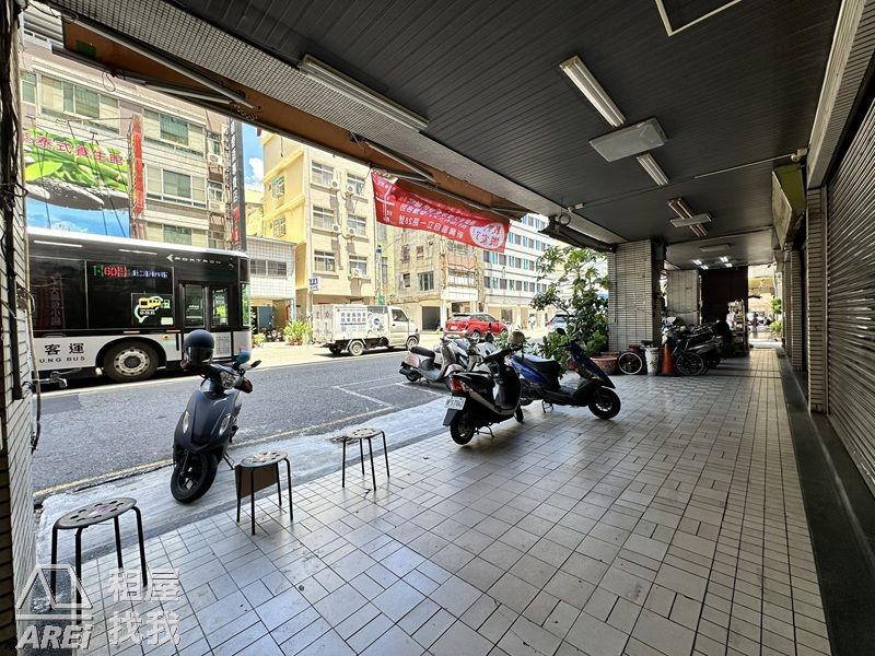 六合夜市自立二路上金店住