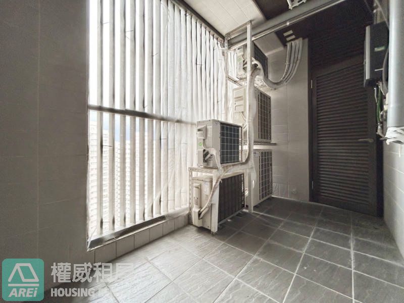 R14鉅誕景觀豪邸空屋3+1房平車