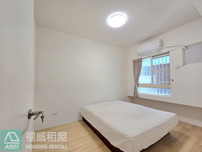R14巨蛋商圈｜琉璃坊｜全新裝潢3房車位明亮宅