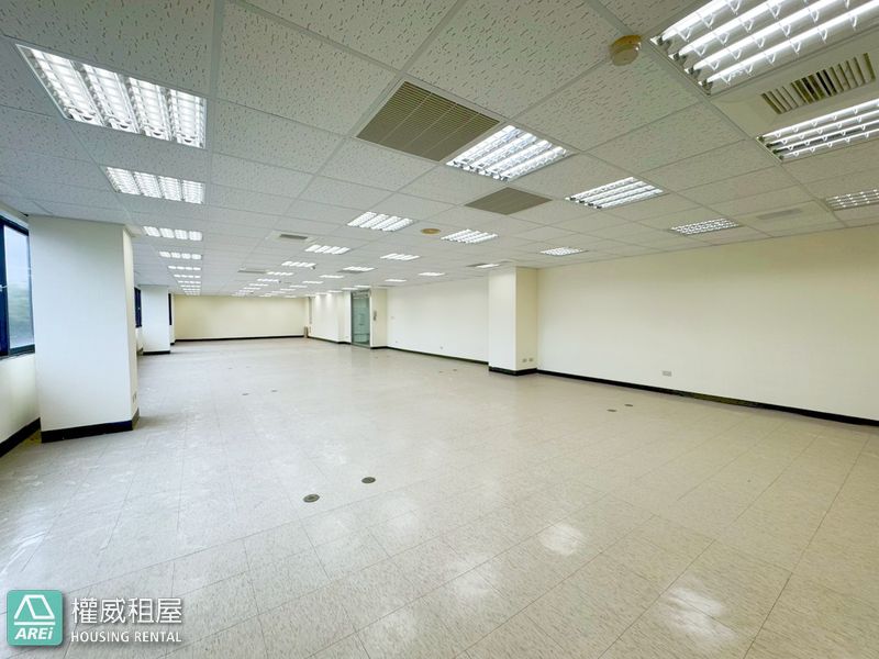 MRT岡山火車站64坪|優質辦公大樓辦公室 Upscale Office