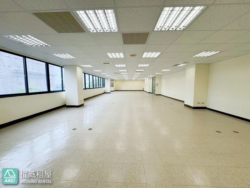 MRT岡山火車站64坪|優質辦公大樓辦公室 Upscale Office